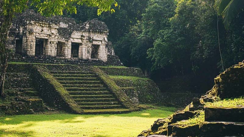 Zona Arqueológica de Yaxchilán: la asombrosa ciudad maya en la selva de Chiapas accesible por el río Usumacinta
