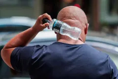 Ojo con el CALOR: Cómo protegerte de golpes de calor y deshidratación en México
