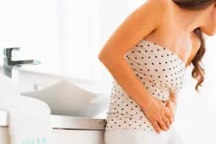 ¿Sangre en heces y ESTREÑIMIENTO? Una señal de alerta para tu salud