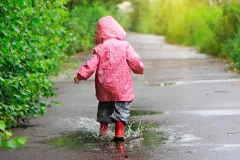 Cómo mantener activos a los niños en invierno: consejos para cuidar su salud física y mental