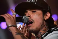 VIDEO. Natanael Cano protagoniza pelea en el Baja Beach Fest 2025 y rompe equipo de audio