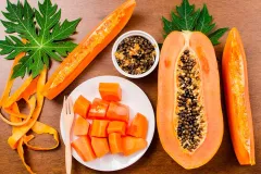 ¿Es bueno comer papaya en la noche? Beneficios y recomendaciones para incluirla en la cena