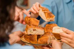 Diabetes y pan: lo que sí puedes comer sin disparar la glucosa