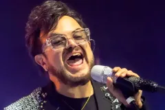 ¡Se puso loco! Aleks Syntek arremete contra el público e insulta al reguetón durante festejos VIDEO