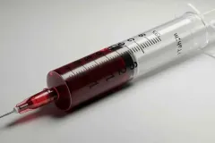 Bluetoothing: qué es la práctica de compartir sangre que alerta por el VIH