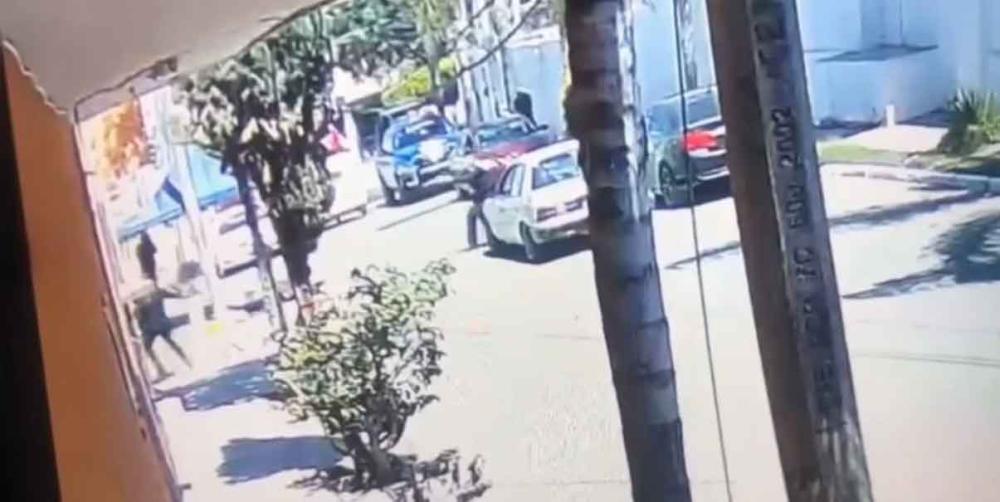 VIDEO. Tonalá, Jalisco. Mujer policía dispara contra su superior 