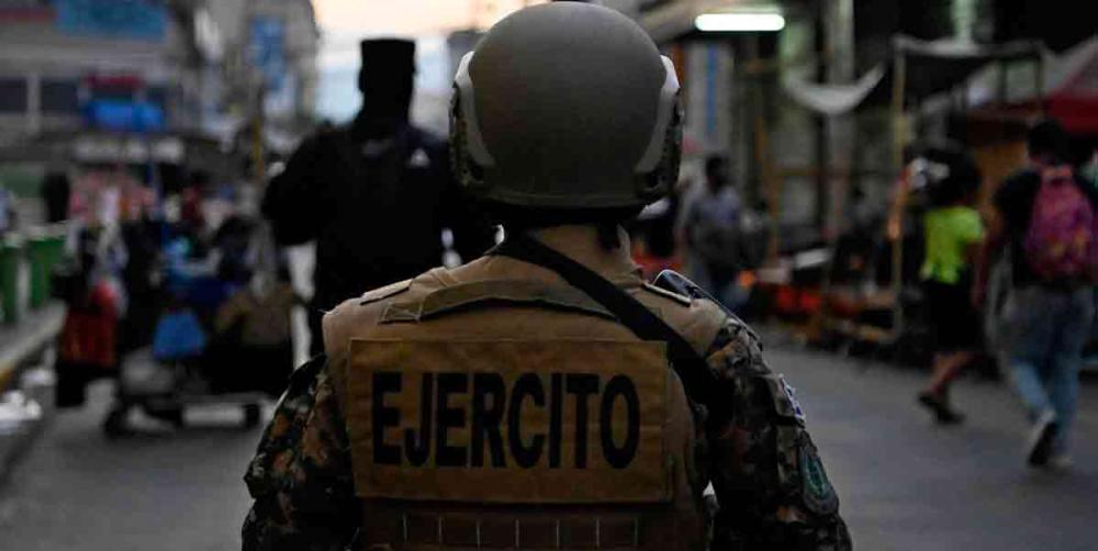 Despliega Nayib Bukele miles de soldados y policías contra pandilleros en El Salvador