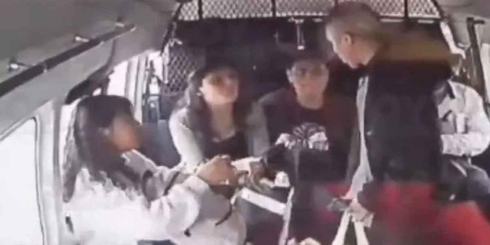VIDEOS. Tras asalto en combi de Naucalpan, estudiante recupera mochila que suplicó no le robaran 