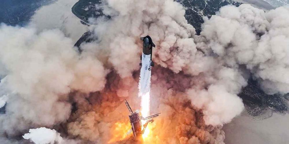 El cohete Starship de SpaceX logra amerizar en su cuarto vuelo de prueba