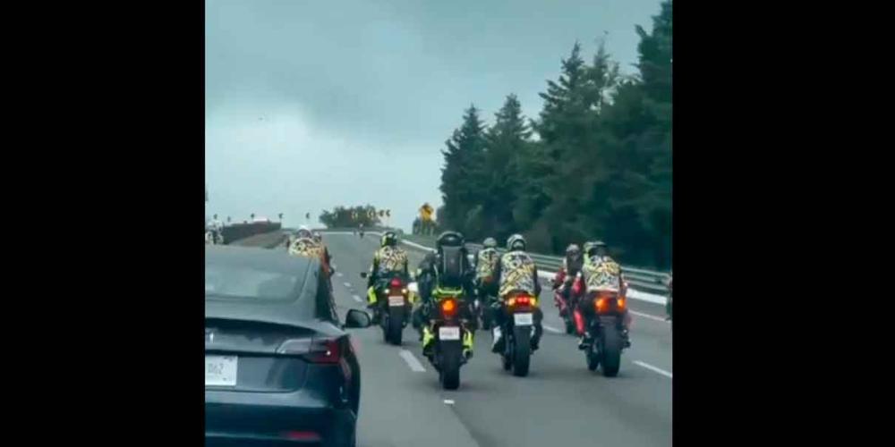 Hacen lo que quieren los bikers en la autopista  México-Cuernavaca 