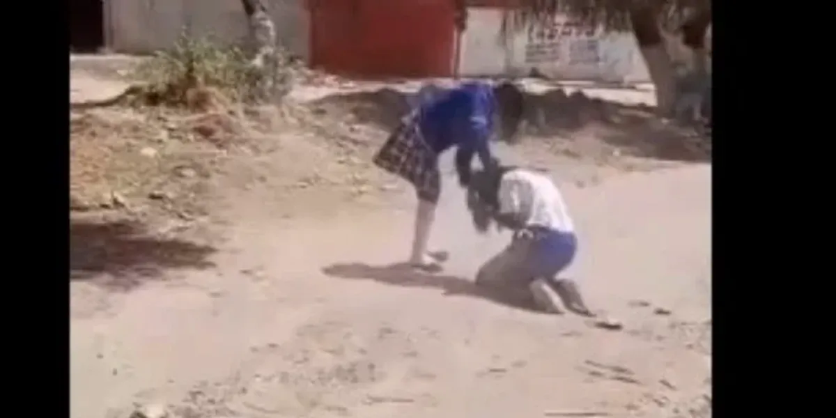 VIDEO. Jóven victima de BULLYING muere tras recibir golpiza de su compañera