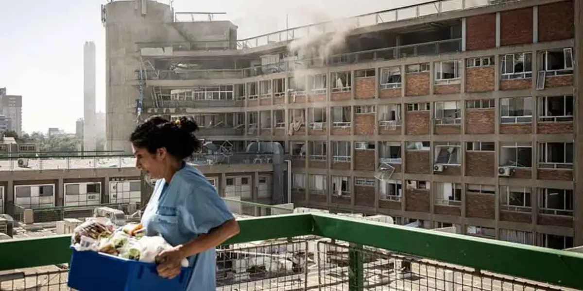 Irán ataca hospital en Israel y Tel Aviv responde bombardeando reactor nuclear en Arak