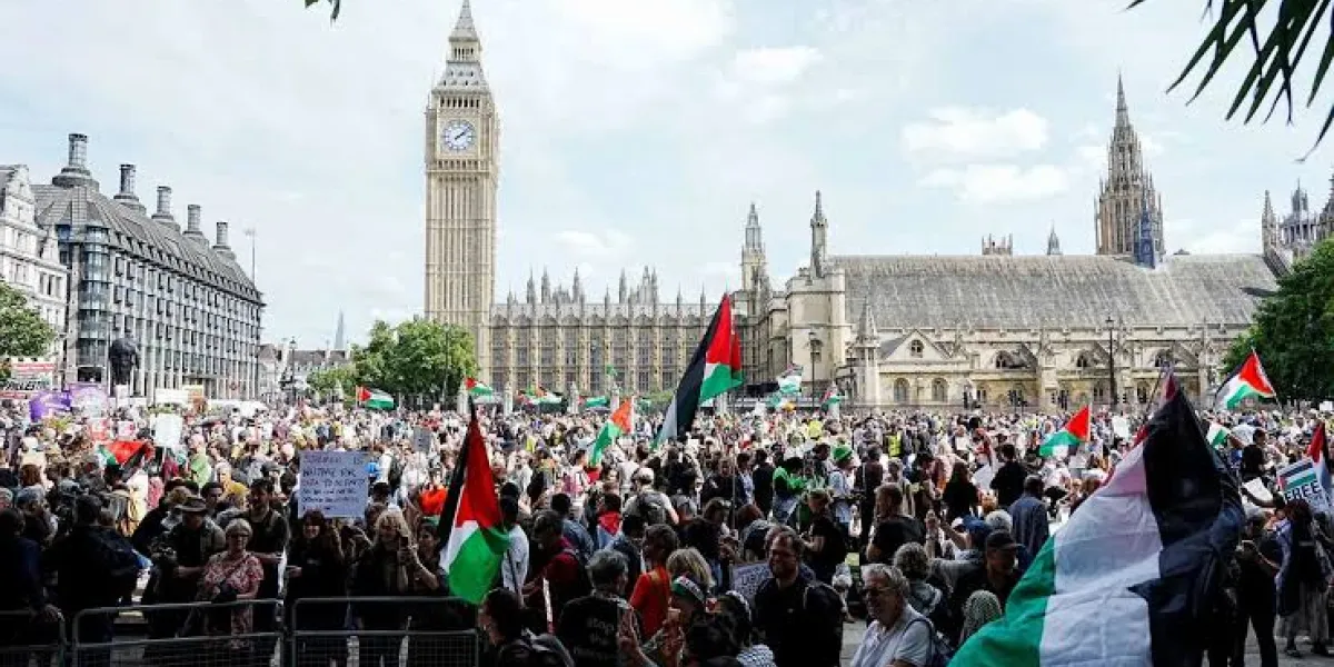 Reino Unido, Australia y Canadá reconocen al Estado palestino; Israel lo rechaza