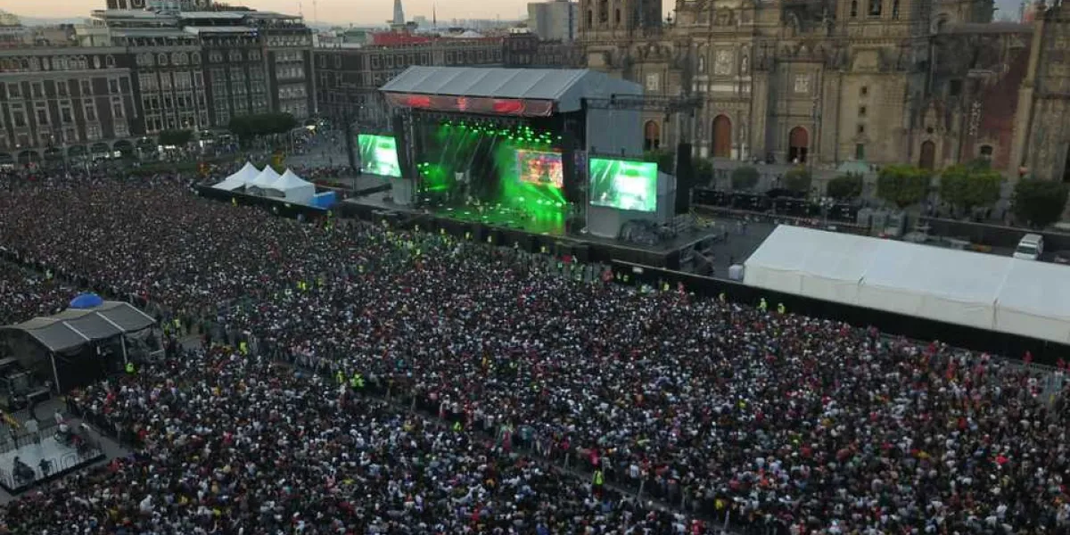 Residente hace vibrar el Zócalo de CDMX con el grito de "Palestina libre"