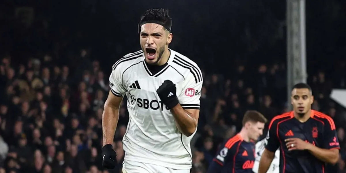 Raúl Jiménez anota de penal y empata récord de penales en Premier League