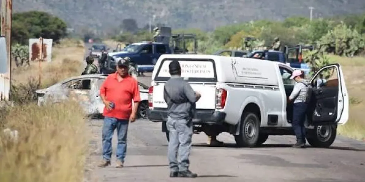 Atacan con explosivos a policías en carretera de Villa García, Zacatecas; hay dos heridos