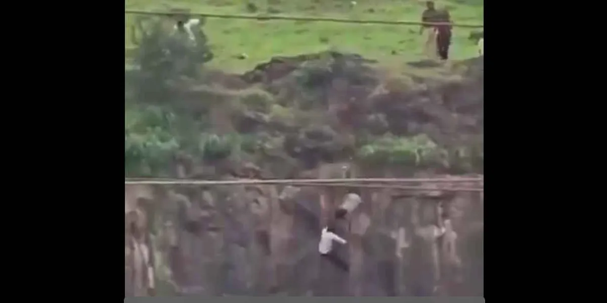 ¿Fue por un iPhone? Joven y sus padres mueren tras caer de una colina