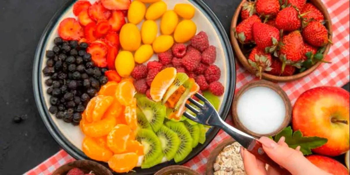 Cinco frutas que ayudan a reducir la inflamación y cuidar el intestino