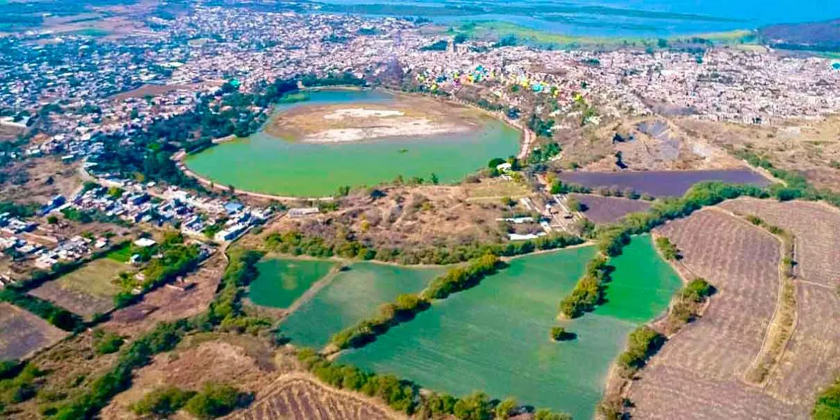 Lago Cráter La Joya: el volcán que dio nombre a Yuriria y llegó a teñirse de rojo