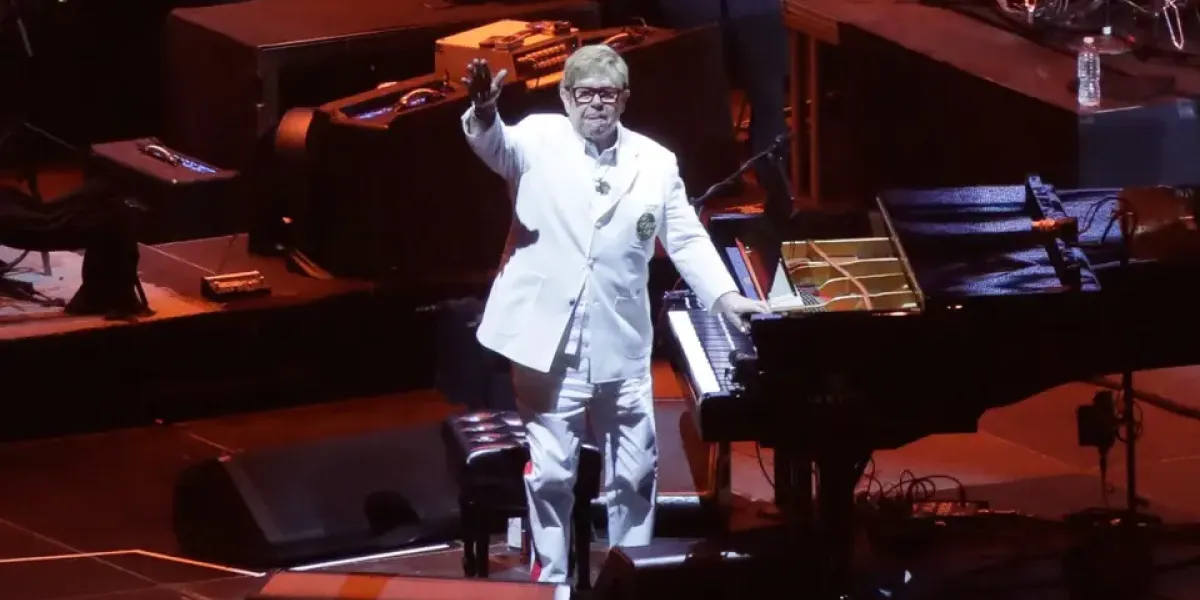 Elton John se despide de México con un emotivo y nostálgico concierto en el Estadio Azteca