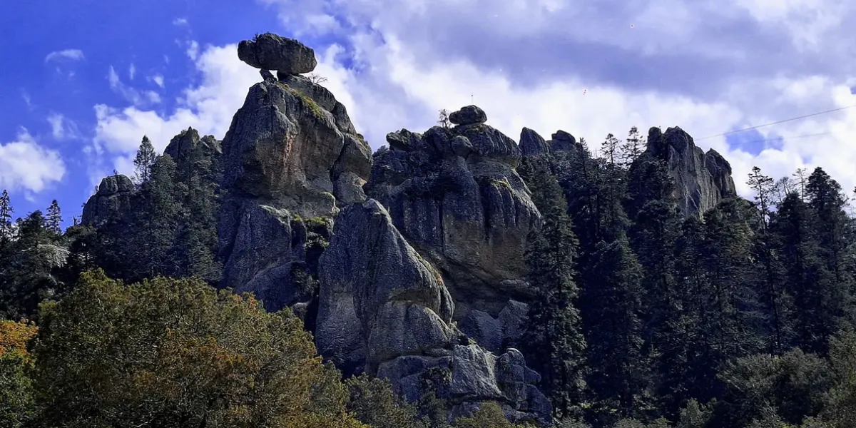 Peñas Cargadas, Hidalgo: descubre las gigantescas rocas que desafían la gravedad en medio del bosque