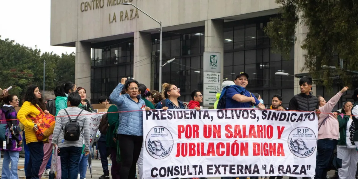 Trabajadores del IMSS convocan a marcha nacional y exigen la destitución de su líder sindical