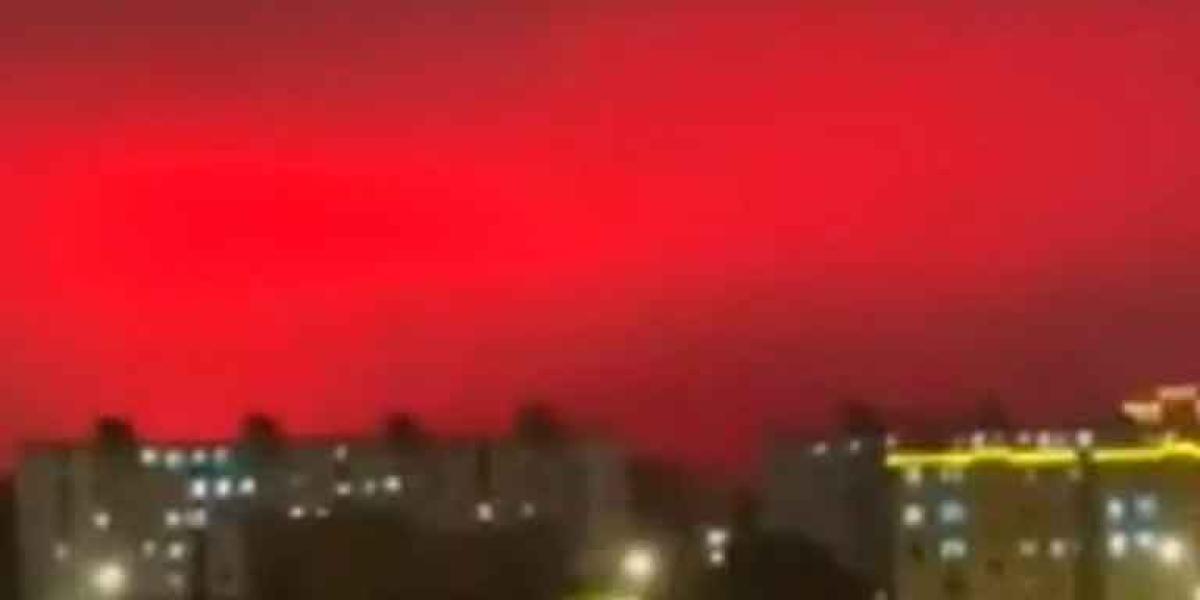 Se pinta de rojo el cielo de Zhoushan, China; causó pánico entre sus habitantes