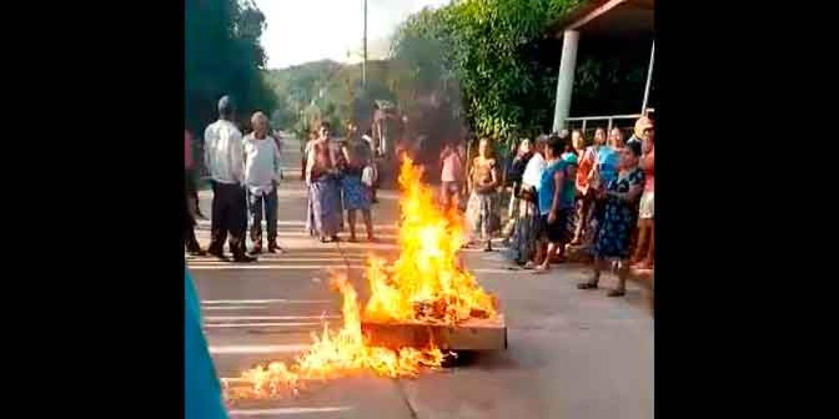 Oaxaca: afectados por Agatha queman boletas electorales