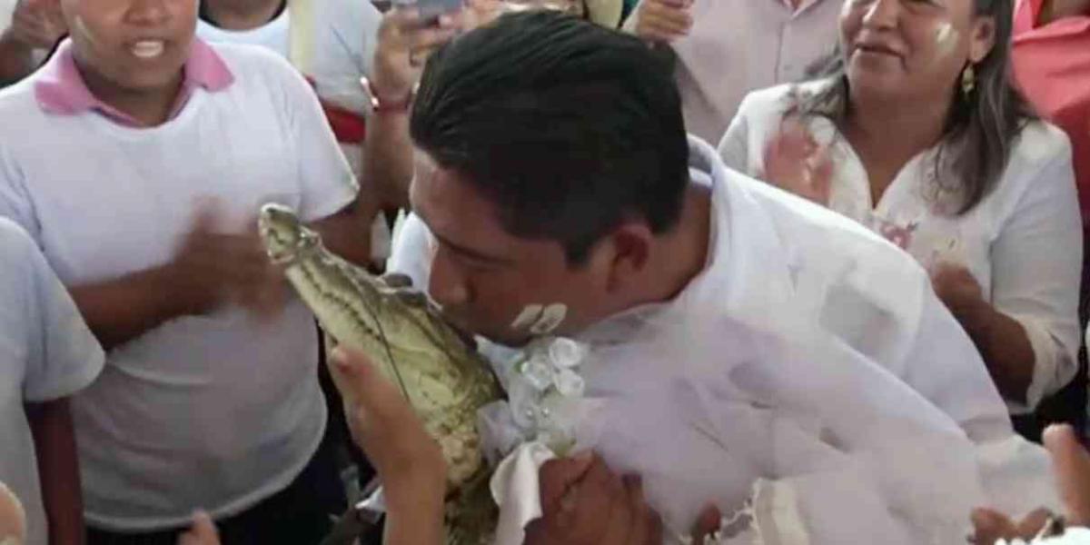 Edil de un municipio en Oaxaca se casa con “UNA COCODRILA”, es un ritual ancestral para la abundancia
