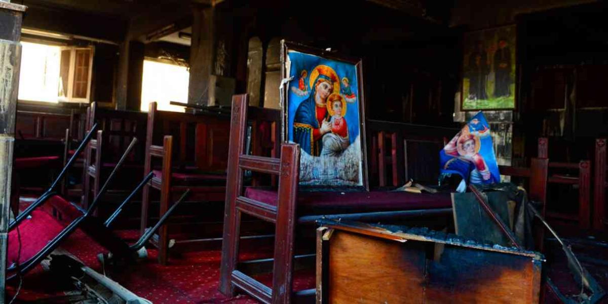 Al menos 41 personas muertas en Egipto por incendio de iglesia