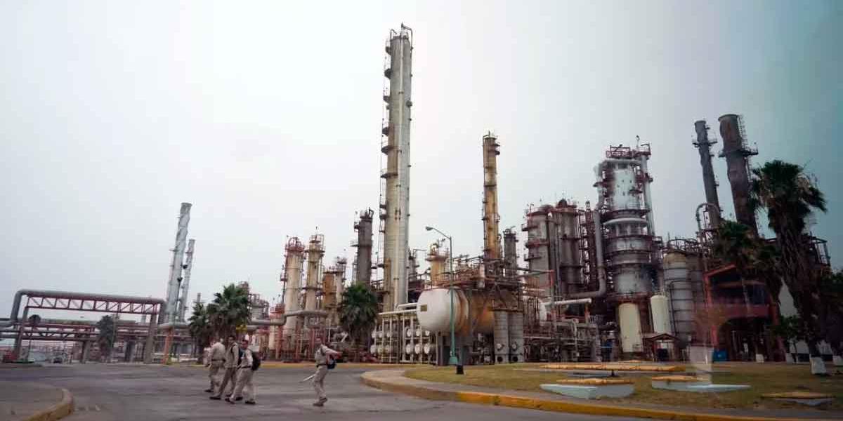 Nuevo León busca cerrar la refinería Cadereyta por contaminante