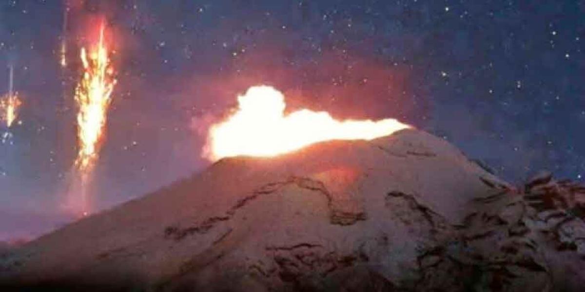 Volcán Popocatépetl: captan extrañas ráfagas de luz sobre el coloso