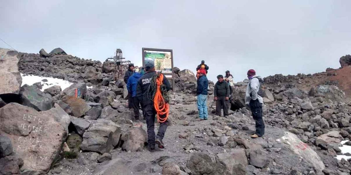 Fallec3n cuatro alpinistas tras caer del Citlaltépetl