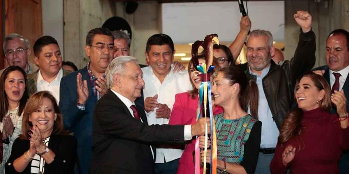 Obrador acatará orden del INE de bajar foto de entrega de bastón de mando a Sheinbaum