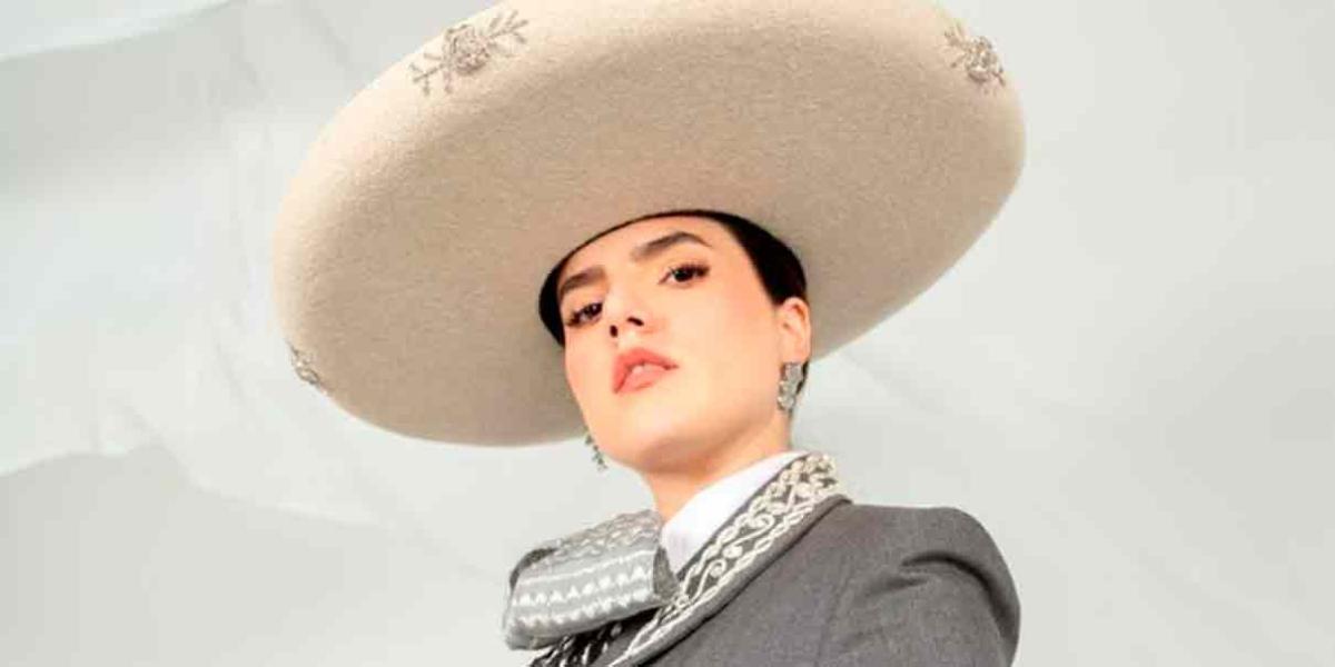 Camila Fernández presentó su primer disco con mariachi