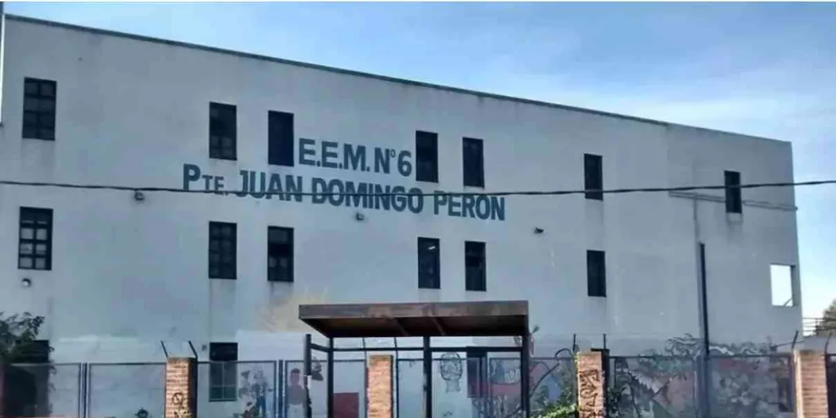 ¿Cómo mier** sigue vivo? estudiantes cortaron cuello de su compañero