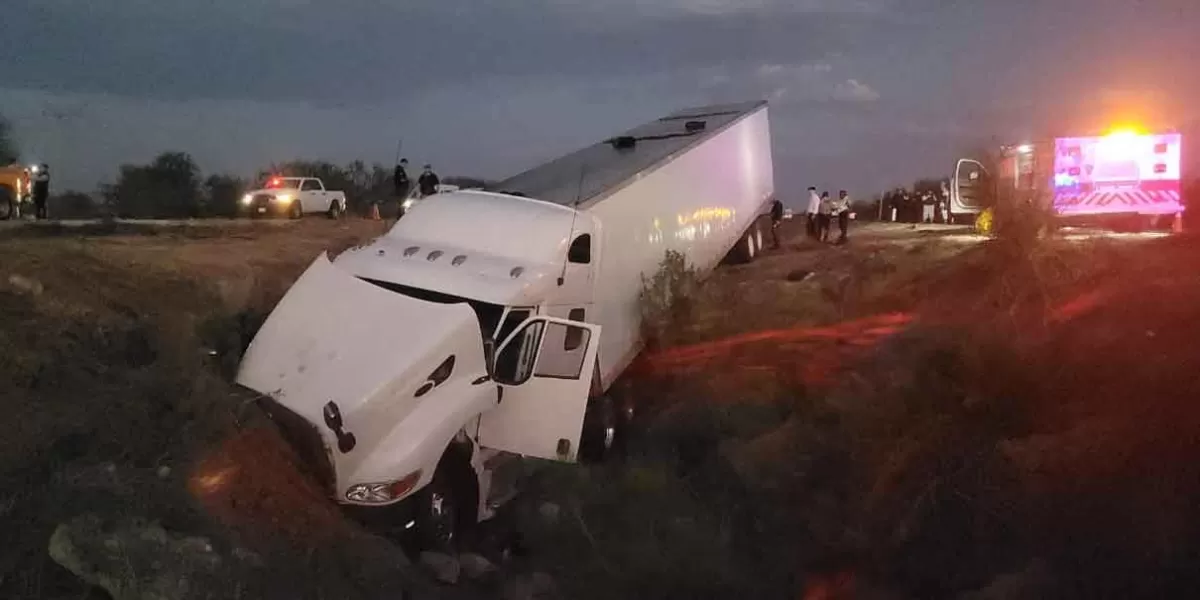 Se accidenta tráiler con migrantes en Sonora; hay 14 lesionados