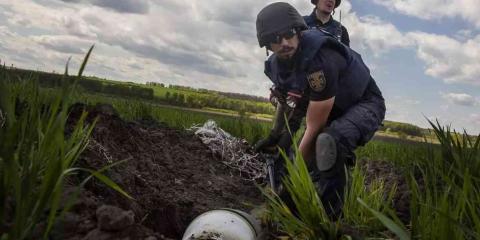 VIDEO. Ucrania dice que uso de bombas de racimo sólo es para desocupar su territorio