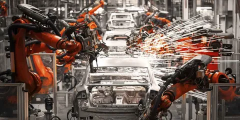 Trump amenaza con aranceles a autos mexicanos: Impacto en la industria automotriz