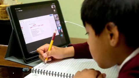 Ola de violencia tras la muerte de "El Mencho" paraliza el sistema educativo en 15 estados