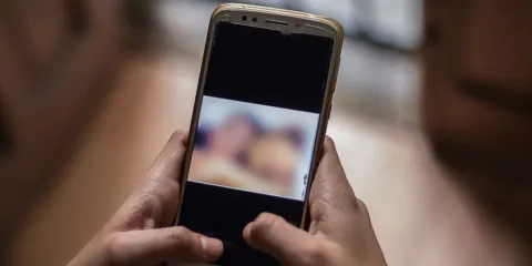 México firma acuerdo con Meta y TikTok para prevenir violencia digital contra mujeres