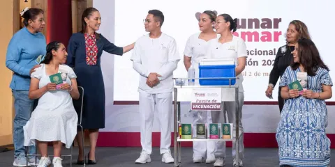 Sheinbaum presentó nuevas vacunas y equipo contra el cáncer