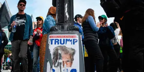 Encuesta revela que el 59 % de los estadounidenses desaprueba a Donald Trump