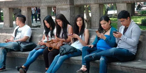 Registro de líneas móviles tensa relación entre operadoras y gobierno: piden ‘tirarlo a la basura’ por alto costo