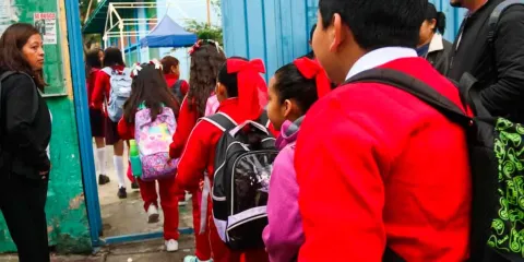 Sheinbaum permite a estados modificar el calendario escolar 2025-2026 por calor extremo o Mundial