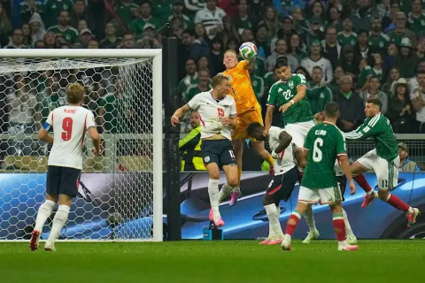 México fue lo peor que le pasó a Inglaterra": Michael Owen lanza feroz crítica tras eliminación del Mundial