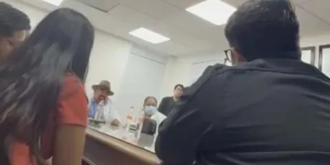 “Si no quiere operar, no opere”: coordinador estatal del IMSS-Bienestar en Veracruz confronta a médicos. VIDEO
