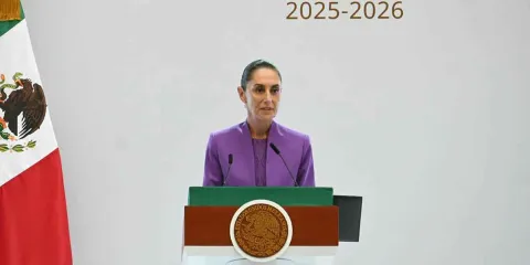 Nada de lujos: Sheinbaum llama a la 4T a ser humilde