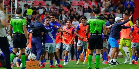 Puebla vence al Necaxa con golazo de Mathías Tomás