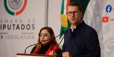 Juan Carlos Natale va de regreso a su curul en la Cámara de Diputados 